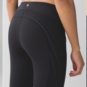 Lulu lemon Stop At Nothing Crop Size 4 Black